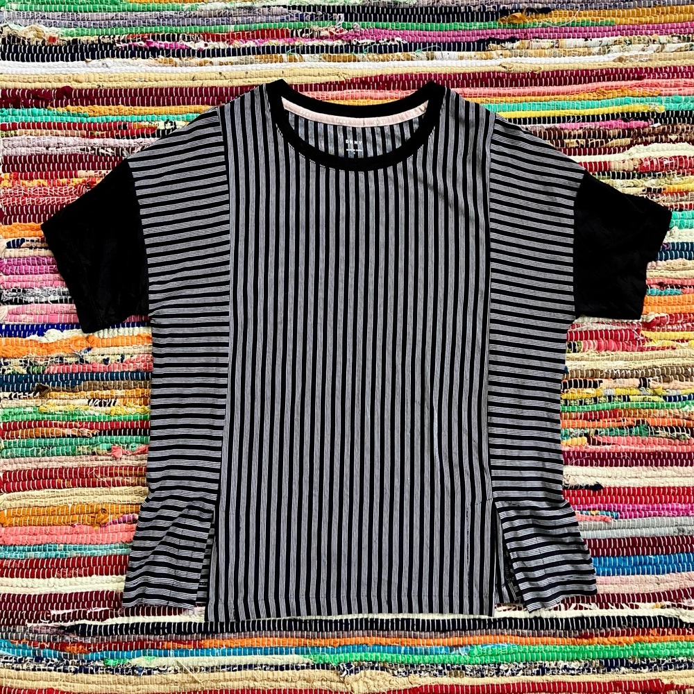 DKNY ~ Black white striped tee